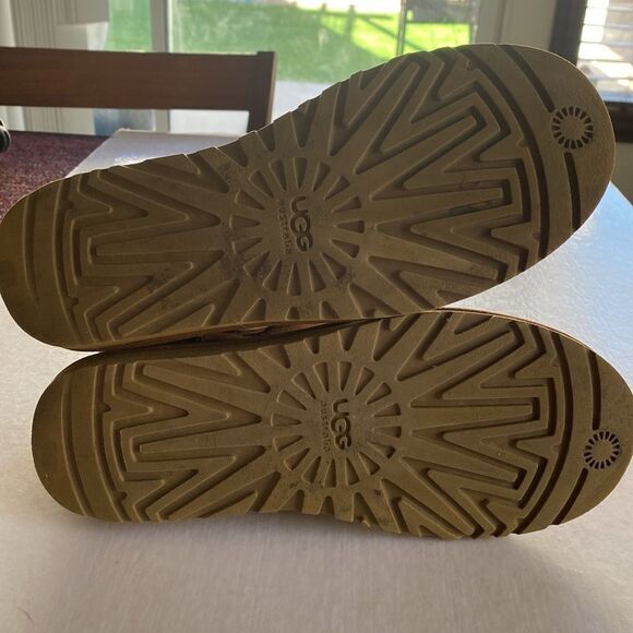 UGG Genuine Sheepskin Upper and Lining Boots Size 6 - Picture 7 of 10